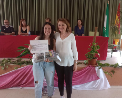 Entrega de premios III Concurso Literario Laura Luelmo. Foto 7(Facebook IES Vazquez Díaz)