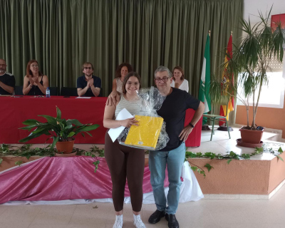 Entrega de premios III Concurso Literario Laura Luelmo. Foto 4 (Facebook IES Vazquez Díaz)