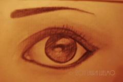 Detalle de rostro de mujer (ojo). Lápiz/ carbón sobre papel, 2011 - Details of woman's face (eye). Pencil/ charcoal on Paper, 2011
